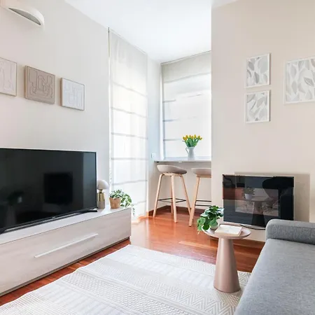 Fully furnished flat Arco della Pace by Easylife-3